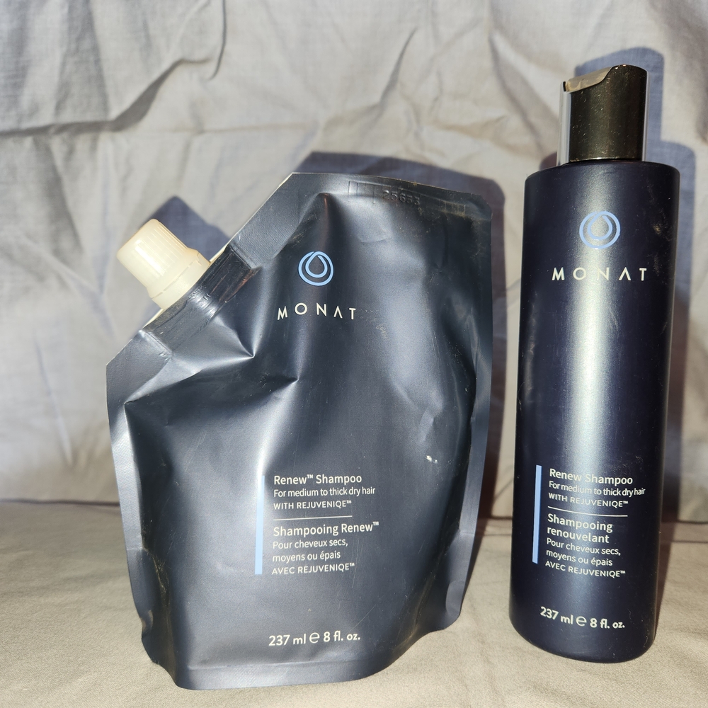 MONAT Renew Shampoo with Refill Pouch
